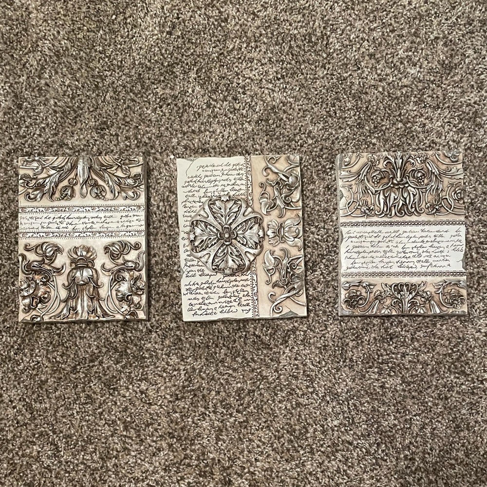 3 plaques wall decor